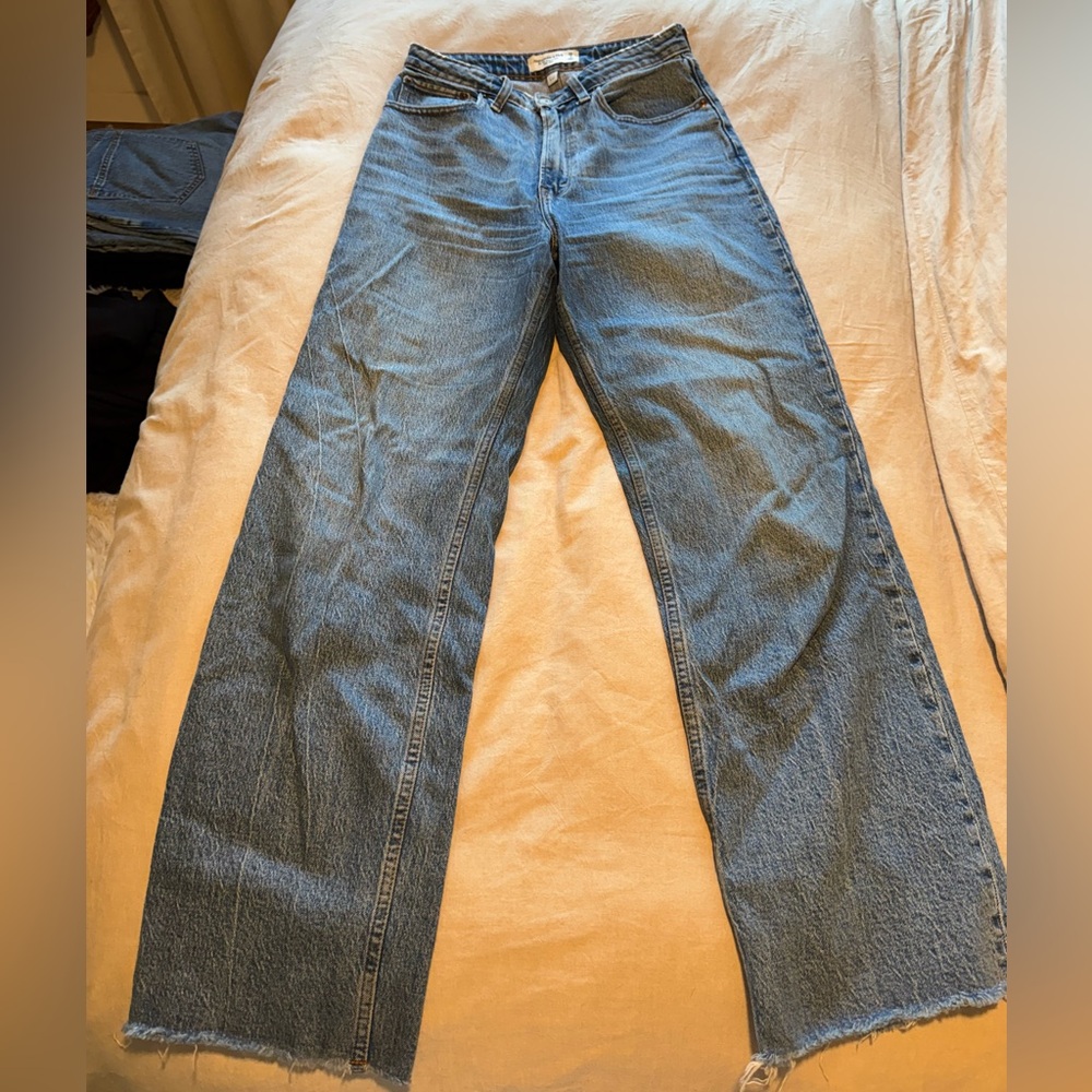 Abercrombie & Fitch Curve Love 90s Relaxed Fit Jeans - Medium - Size 26 Regular
